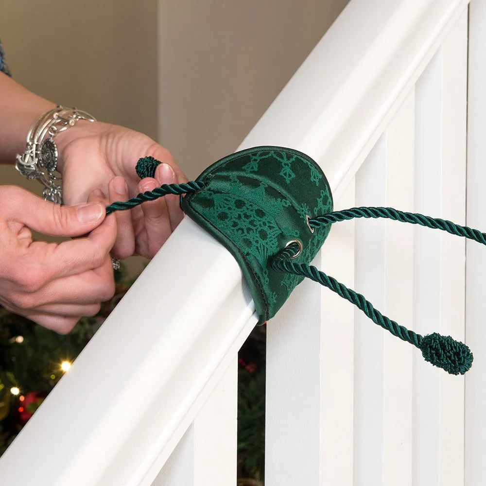 Secure & Stylish Garland Ties for Christmas Railings