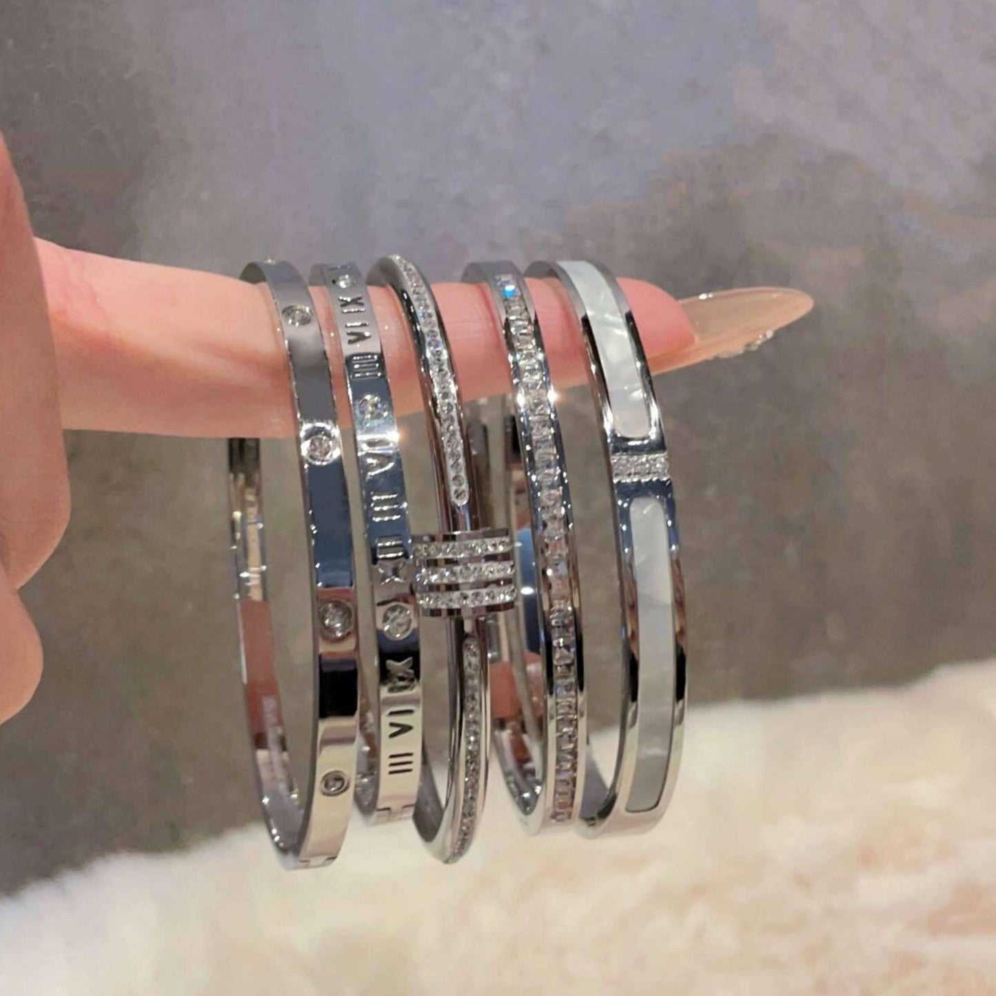 5-piece elegant stainless steel bracelet set, stylish and classic design