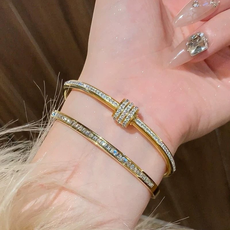 5-piece elegant stainless steel bracelet set, stylish and classic design