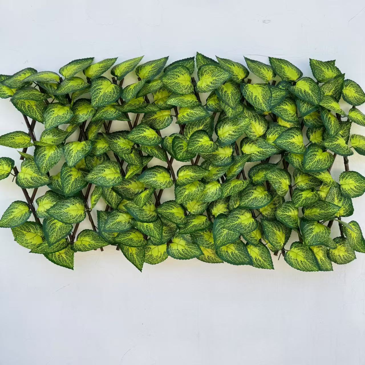 🌿 Expandable Artificial Fence
