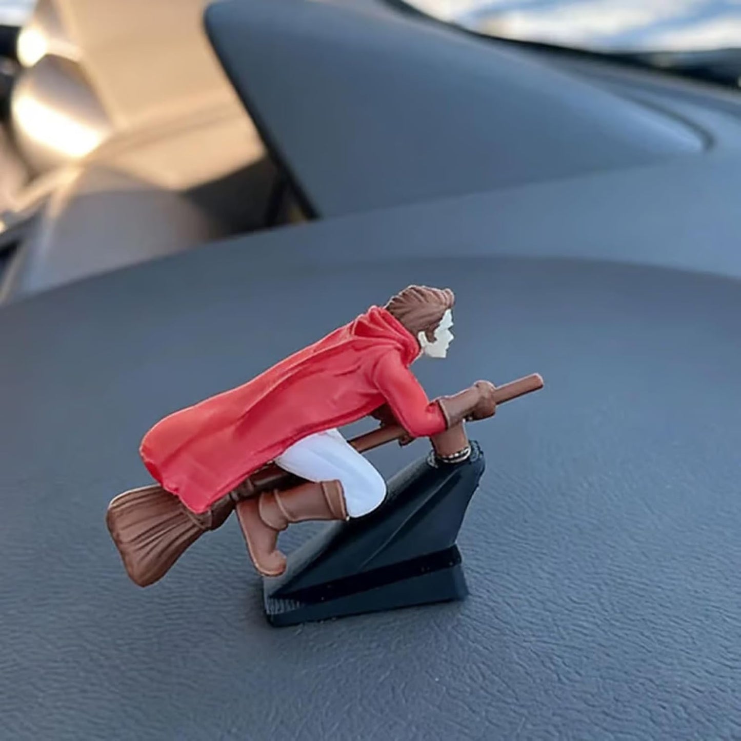 🚗Fantasy car decoration – 🧙‍♀️Witch and wizard broomstick dashboard drift ornaments✨
