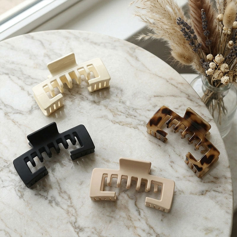 🔥Limited-time offer: only £6.99 per item🧢 Oversized Hat-Friendly Hair Claw Clip 🧢