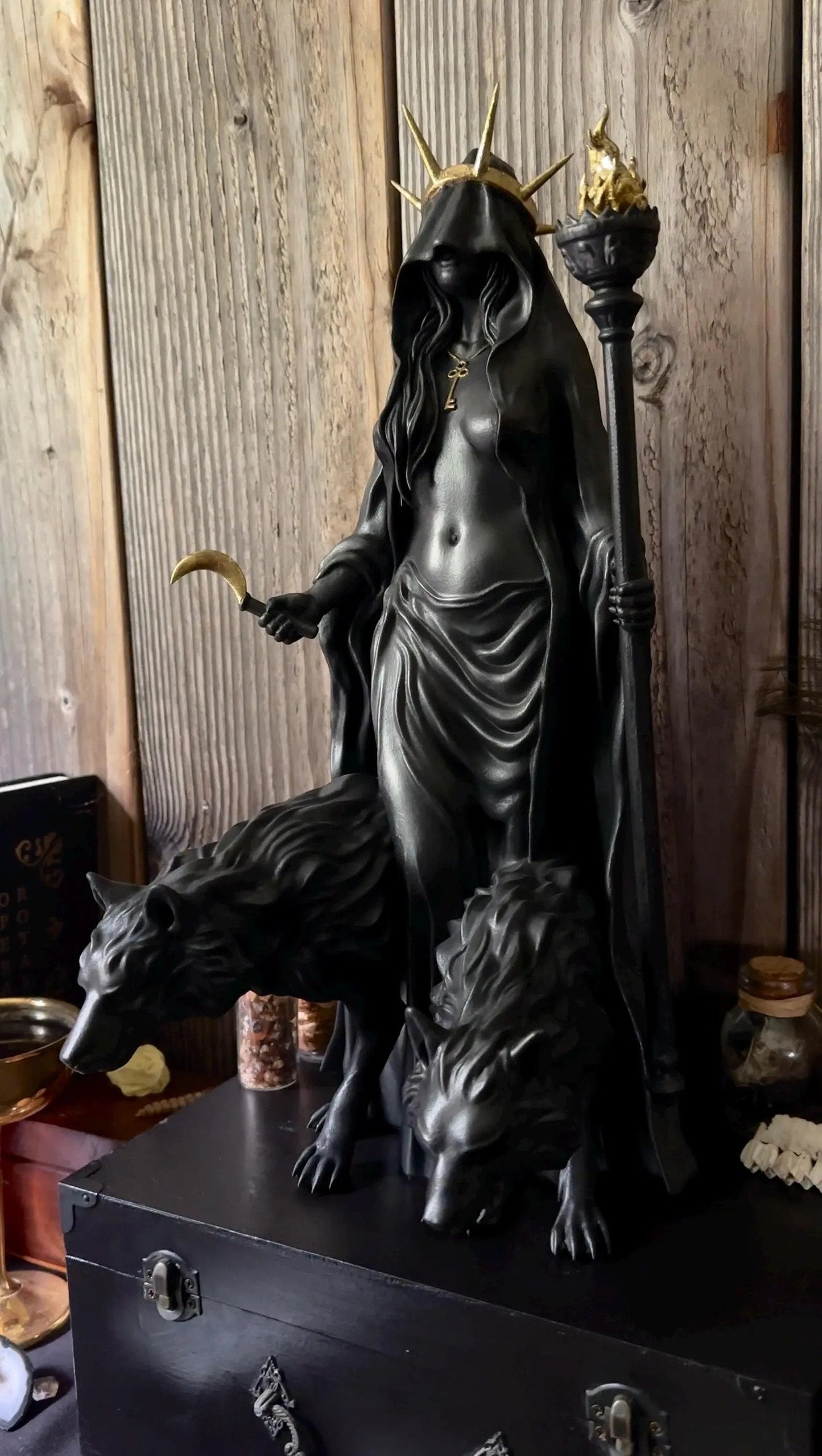 🔮Hekate Niktipolos, the Witch of the Night🧙‍♀️