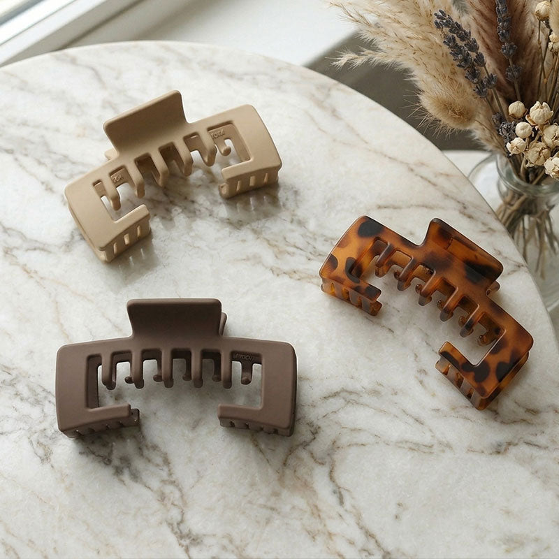 🔥Limited-time offer: only £6.99 per item🧢 Oversized Hat-Friendly Hair Claw Clip 🧢