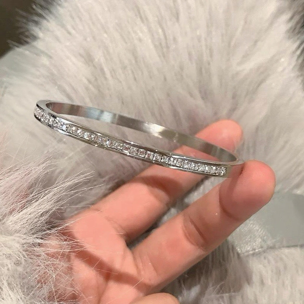 5-piece elegant stainless steel bracelet set, stylish and classic design