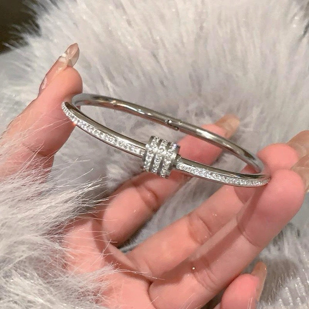 5-piece elegant stainless steel bracelet set, stylish and classic design