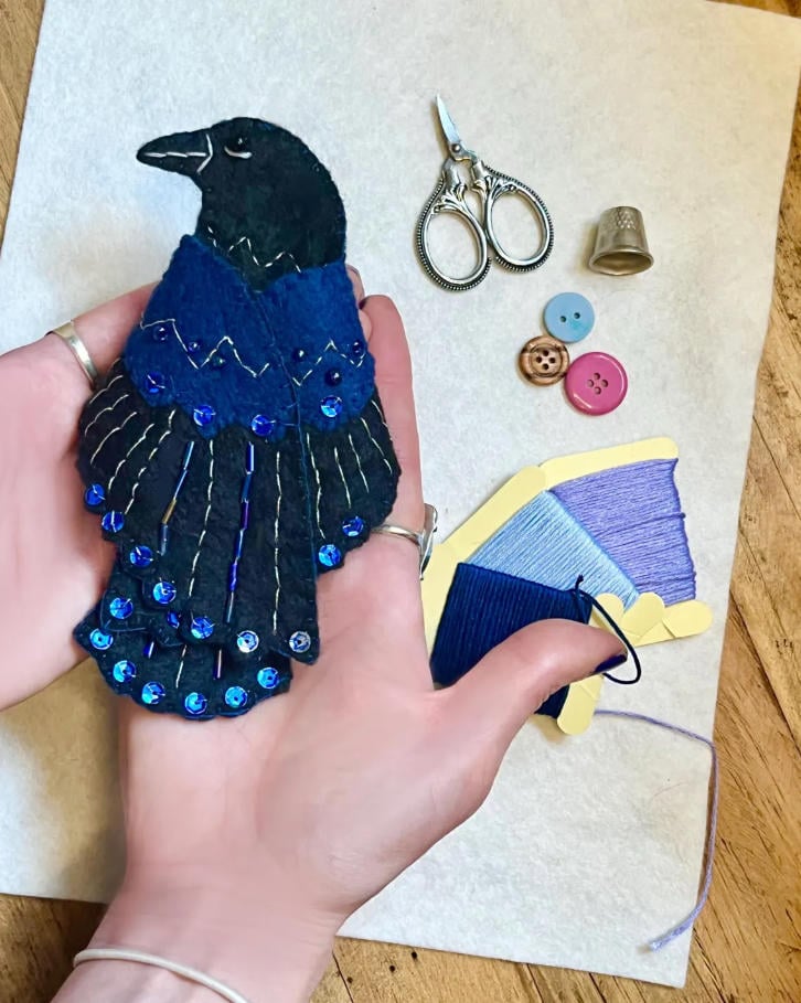 🖤 “Raven’s Keepsake – Guardian of Stitches” 🪡✨
