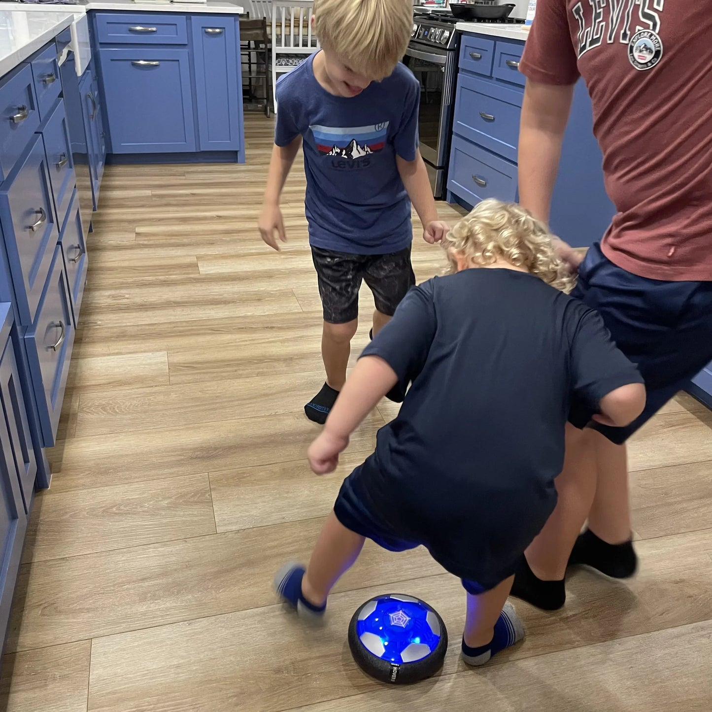 ⚽✨Children's LED Floating Soccer Ball✨⚽ - Fun never stops—rain or shine!