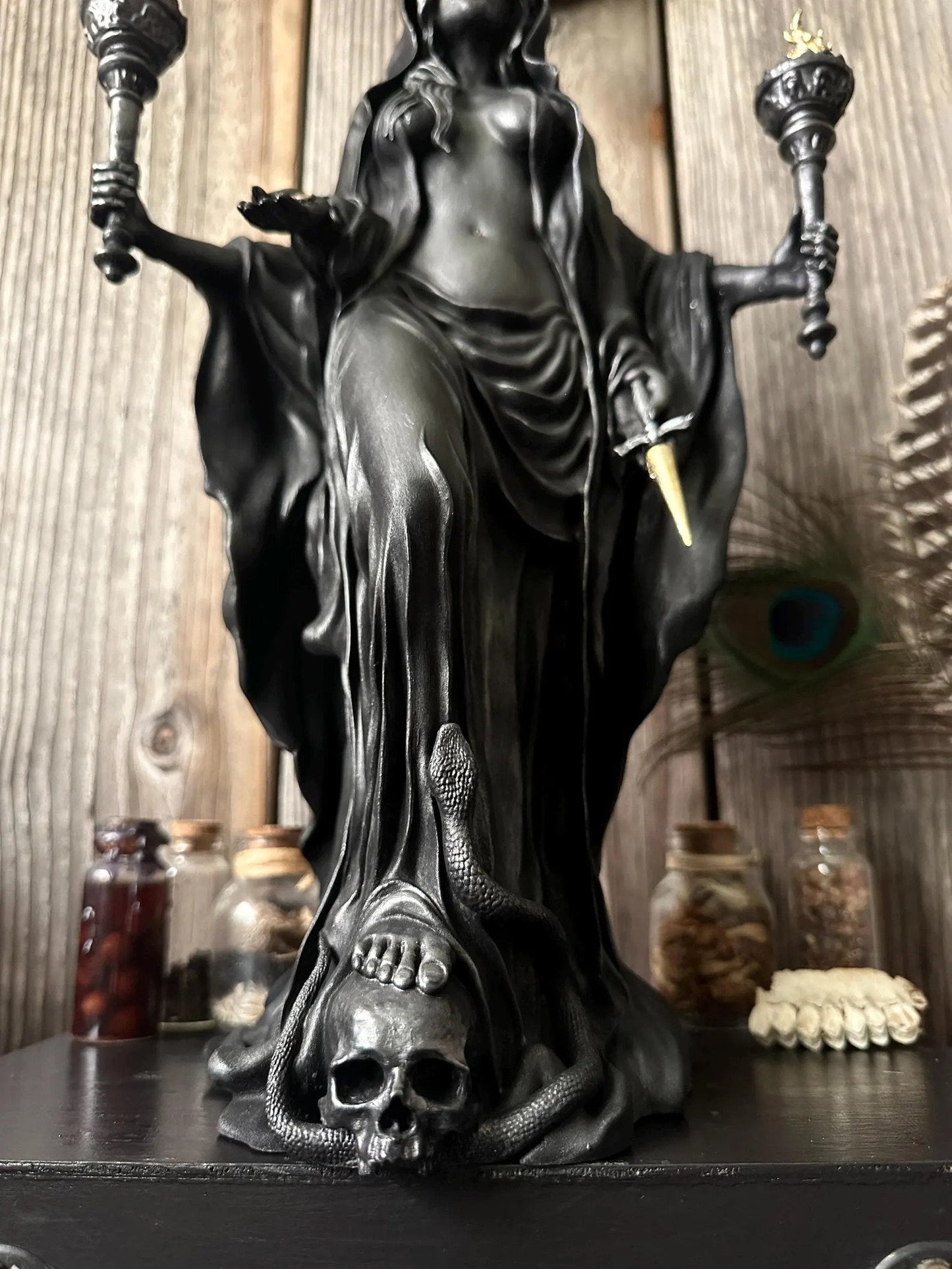 🔮Hekate Niktipolos, the Witch of the Night🧙‍♀️