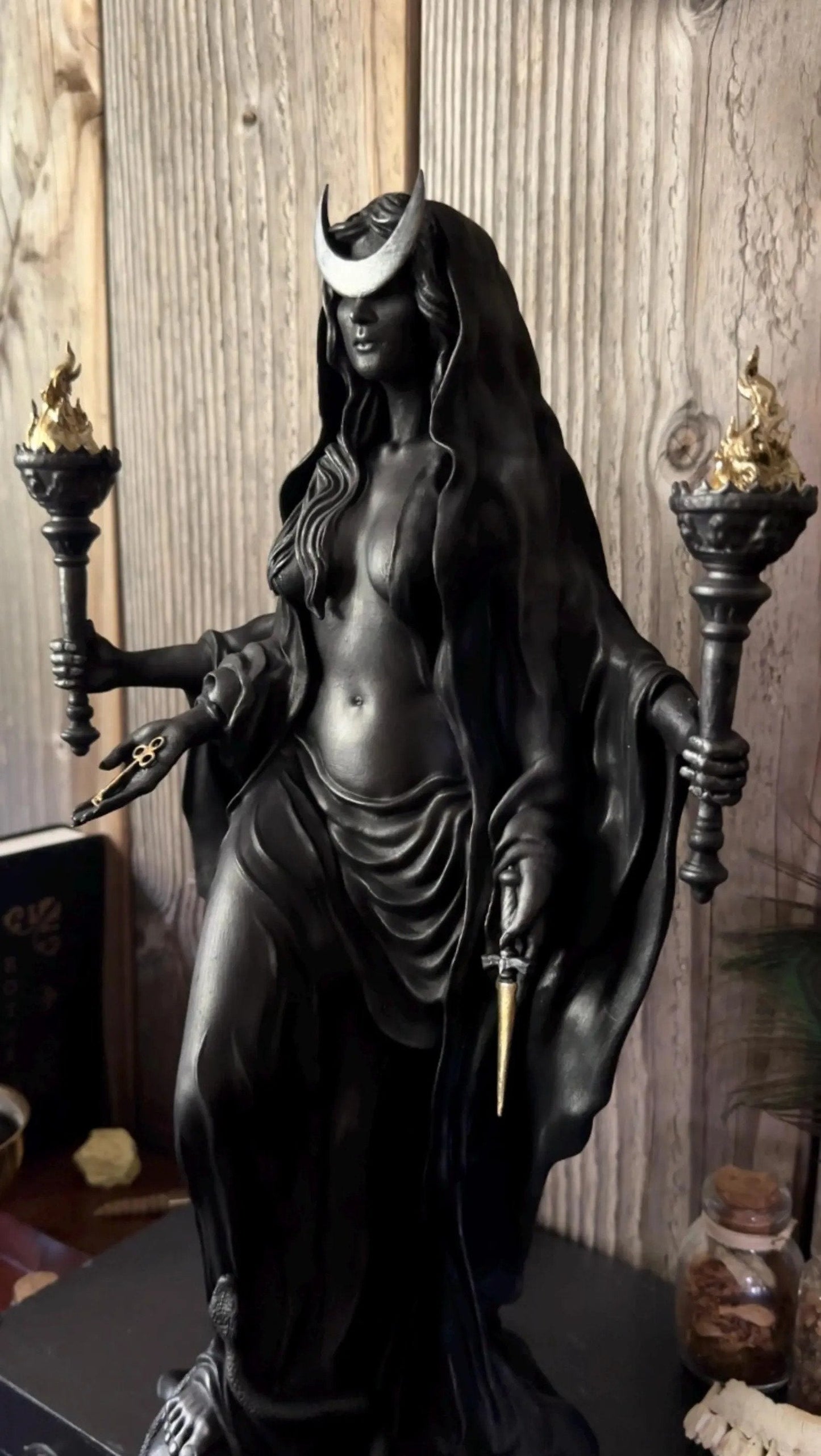 🔮Hekate Niktipolos, the Witch of the Night🧙‍♀️